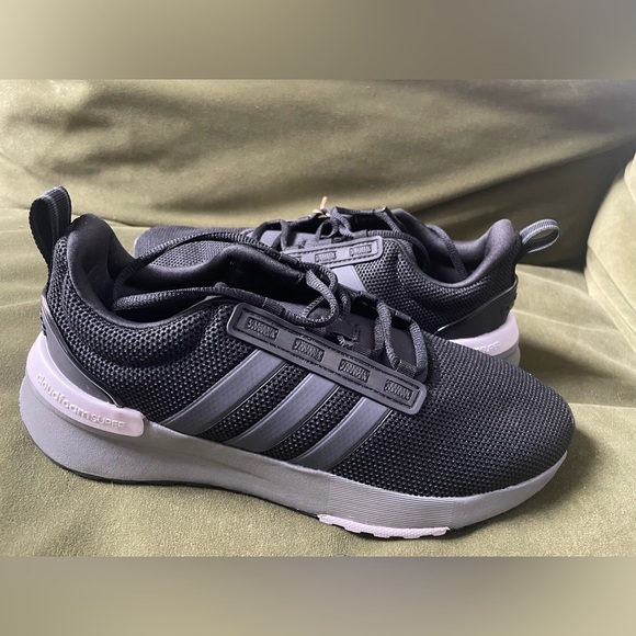 NEW Adidas Women’s Running Shoe - Picture 5 of 10